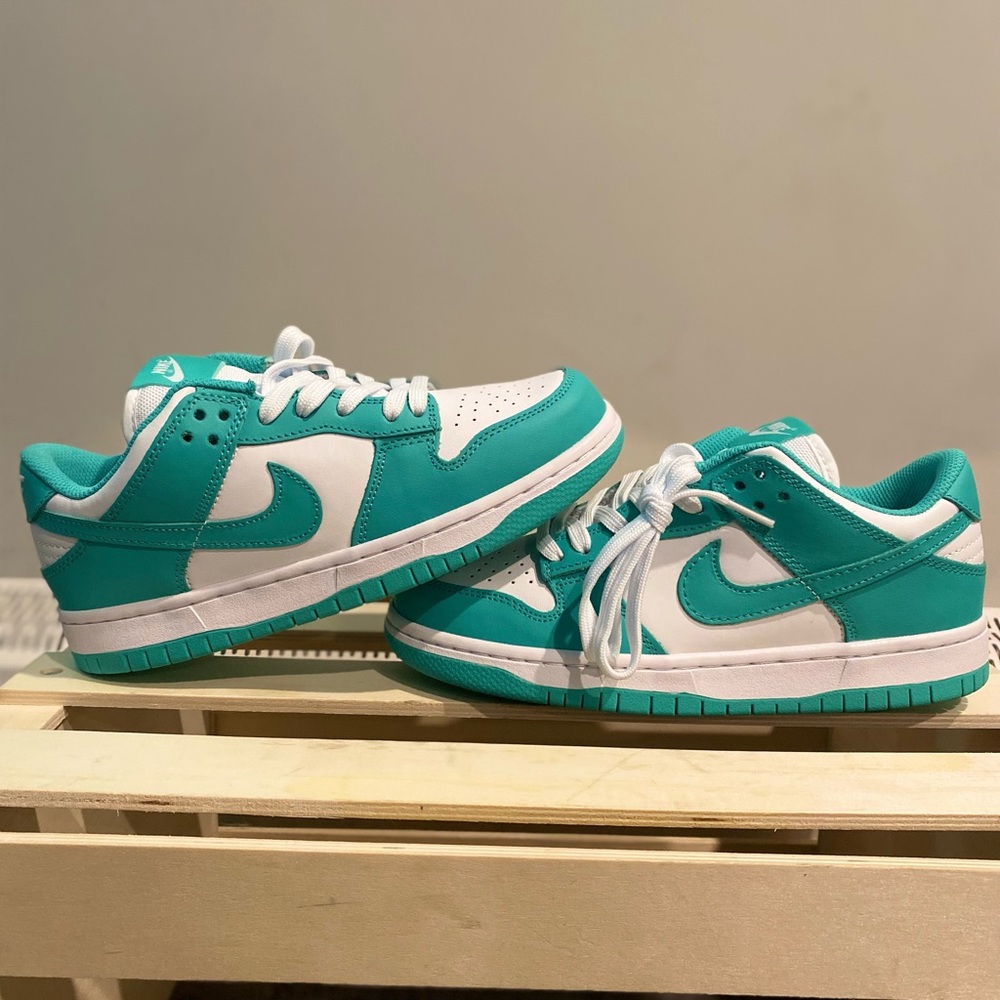 Nike Dunk Low “Green Glow”